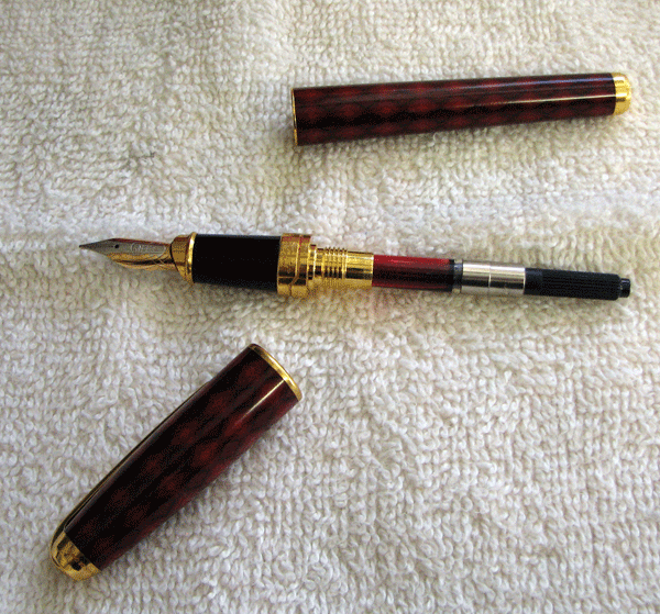 Disassembled fountain pen - how to clean a fountain pen