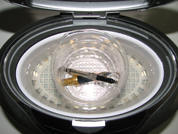 pen parts in the ultrasonic cleaner